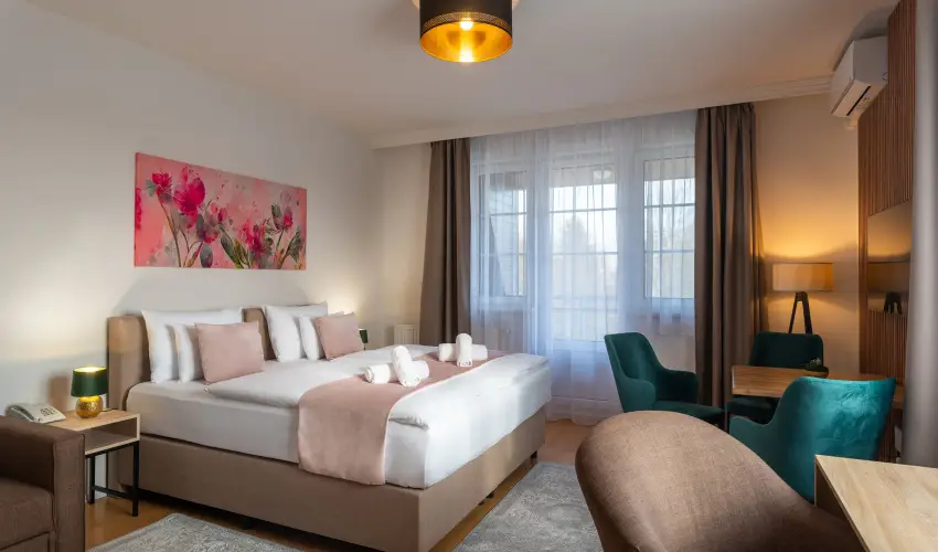 Holdvirg Hotel Srvr - Karcsony - teljes elrefizetssel