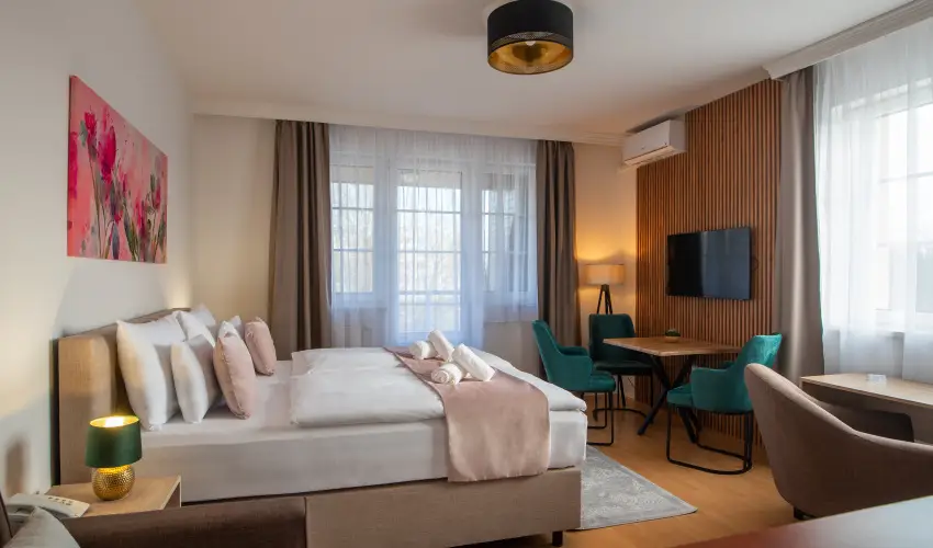 Holdvirg Hotel Srvr - Karcsony - teljes elrefizetssel