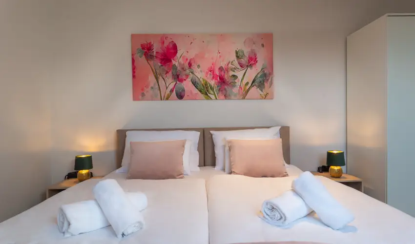 Holdvirg Hotel Srvr - Karcsony - teljes elrefizetssel