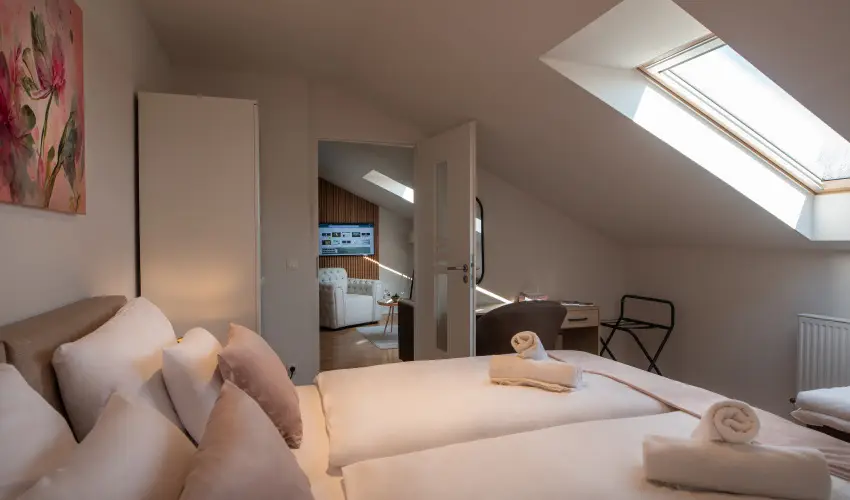 Holdvirg Hotel Srvr - Karcsony - teljes elrefizetssel