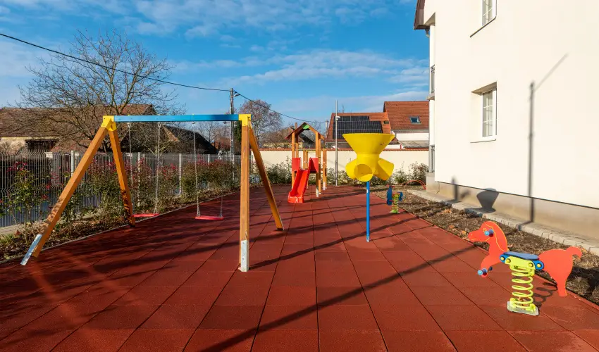 Holdvirg Hotel Srvr - Karcsony - teljes elrefizetssel