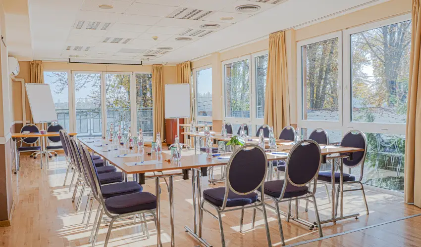 Holiday Beach Budapest Wellness Hotel with Sauna Park Budapest - Karcsony