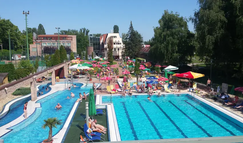 Holiday Beach Budapest Wellness Hotel with Sauna Park Budapest - Karcsony
