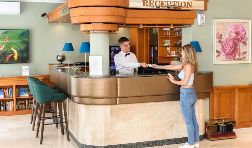 Holiday Club Apartman Hotel Hvz Hvz - Karcsony (min. 2 j)