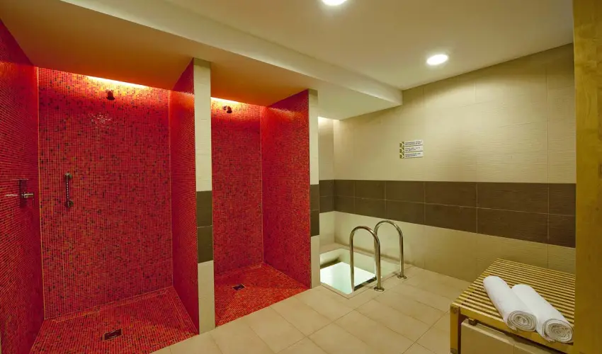 Abacus Business & Wellness Hotel Herceghalom - Meghitt karcsony az Abacusban (min. 2 j)