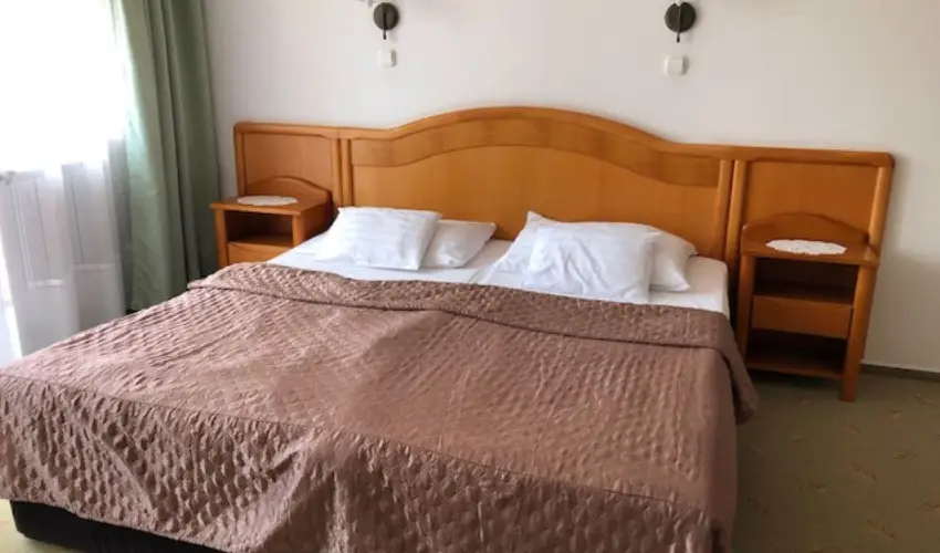 gnes Hotel Hvz - Karcsony