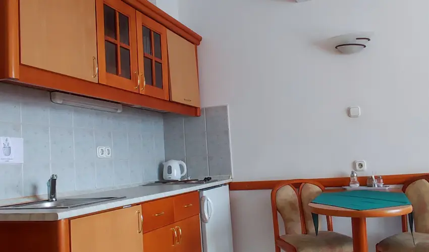 gnes Hotel Hvz - Karcsony