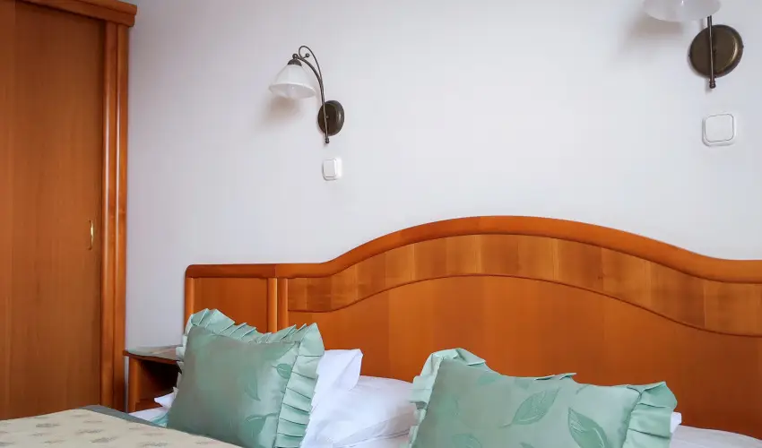 gnes Hotel Hvz - Karcsony