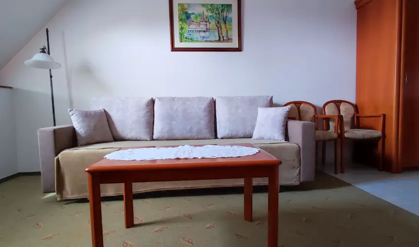 gnes Hotel Hvz - Karcsony