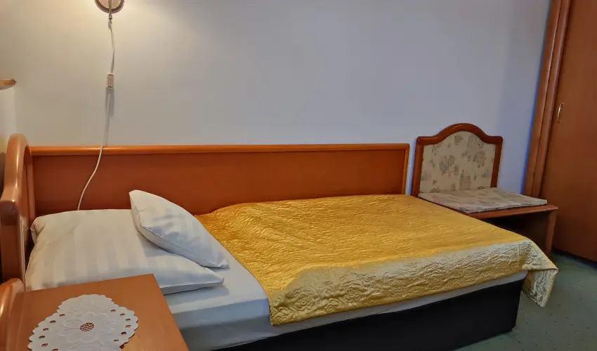 gnes Hotel Hvz - Karcsony