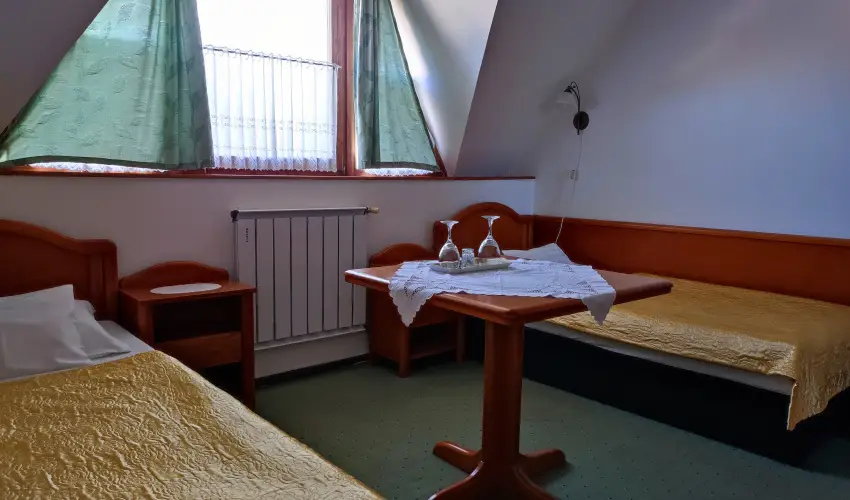 gnes Hotel Hvz - Karcsony