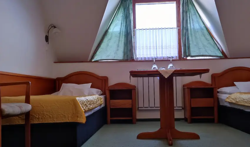 gnes Hotel Hvz - Karcsony