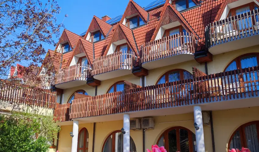 gnes Hotel Hvz - Karcsony