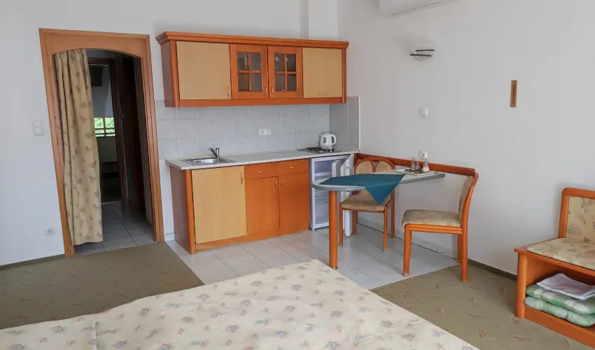 gnes Hotel Hvz - Karcsony