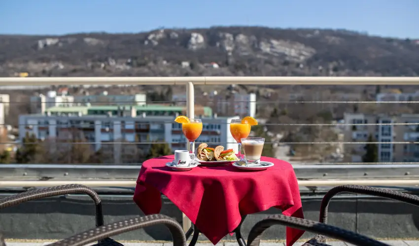 Hotel rpd Tatabnya - Karcsony