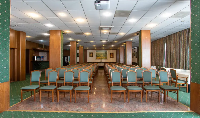 Hotel rpd Tatabnya - Karcsony