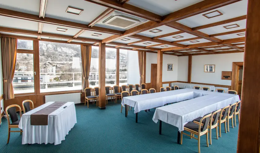 Hotel rpd Tatabnya - Karcsony