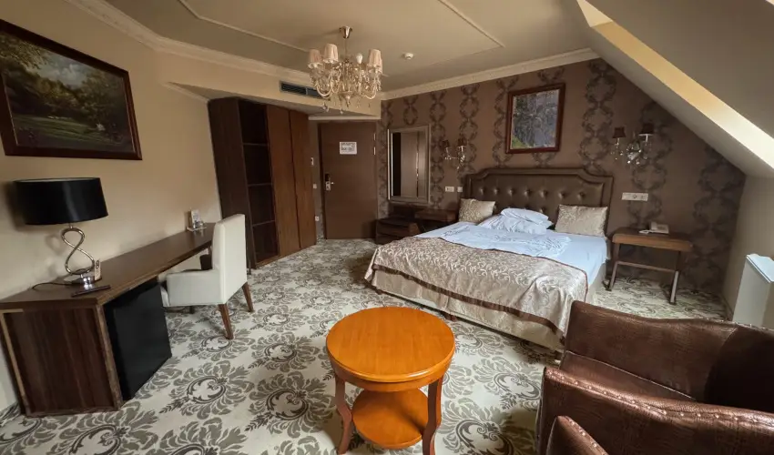 Hotel Capitulum Gyr - Karcsony (min. 2 j)