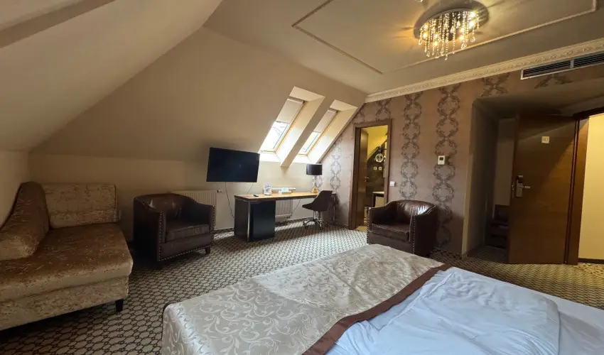 Hotel Capitulum Gyr - Karcsony (min. 2 j)