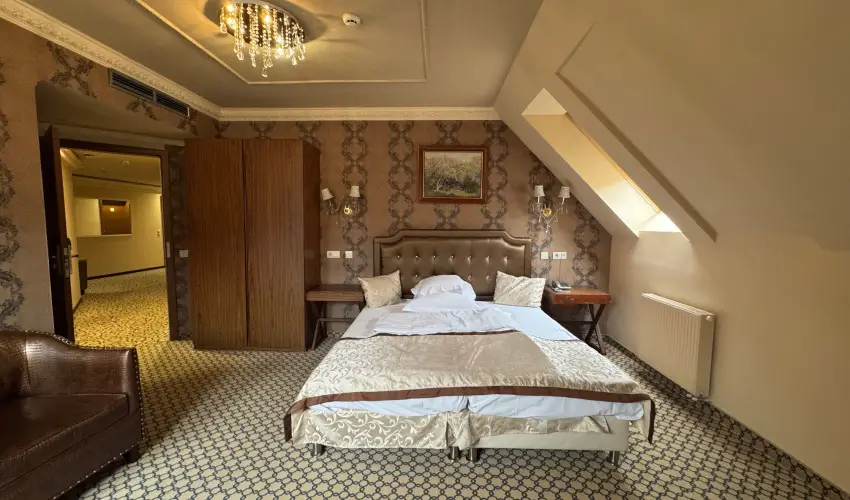 Hotel Capitulum Gyr - Karcsony (min. 2 j)