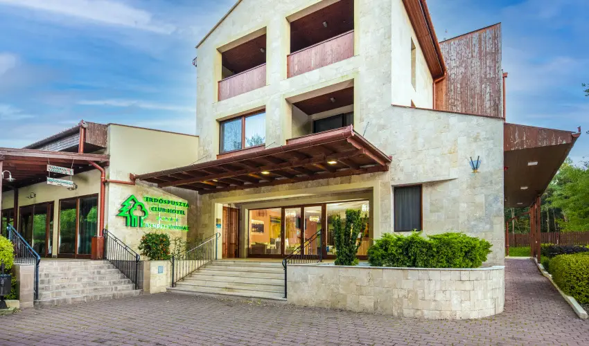Erdspuszta Club Hotel Debrecen - Karcsony
