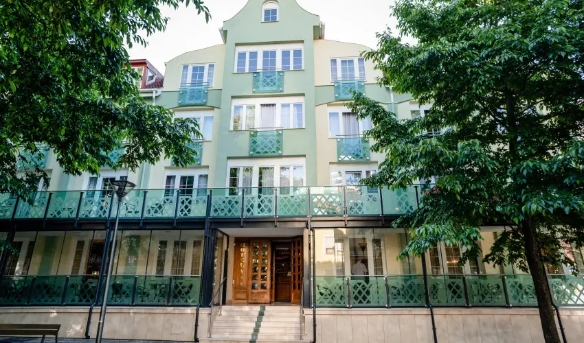 Hotel Erzsbet Hvz - Karcsony - teljes elrefizetssel