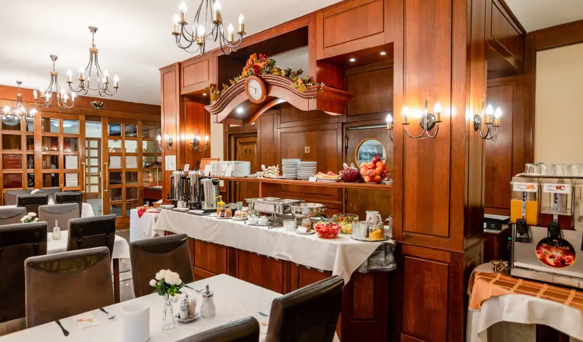 Hotel Erzsbet Hvz - Karcsony - teljes elrefizetssel