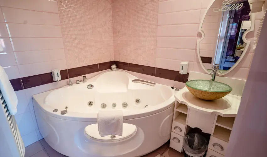 Hotel Erzsbet Hvz - Karcsony - teljes elrefizetssel