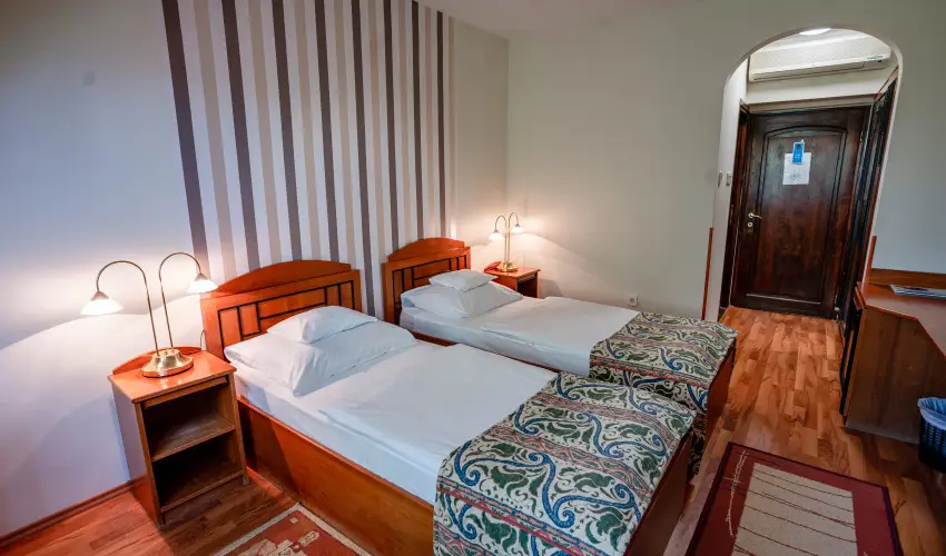 Hotel Erzsbet Hvz - Karcsony - teljes elrefizetssel