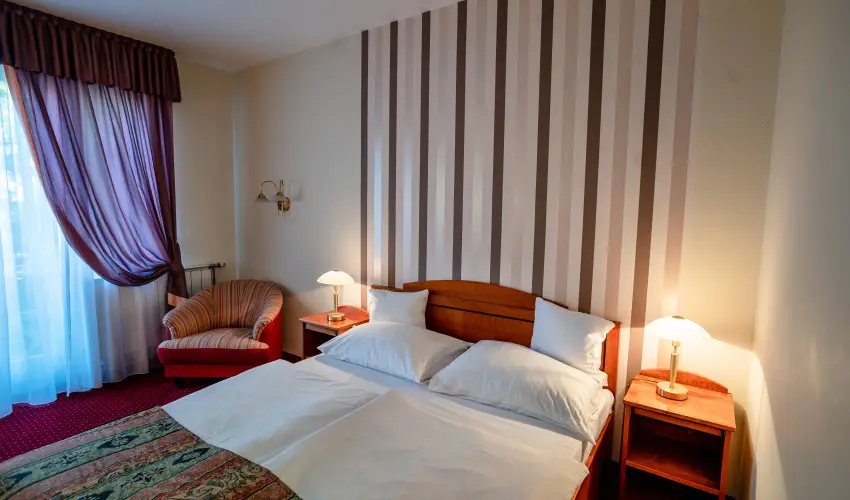 Hotel Erzsbet Hvz - Karcsony - teljes elrefizetssel