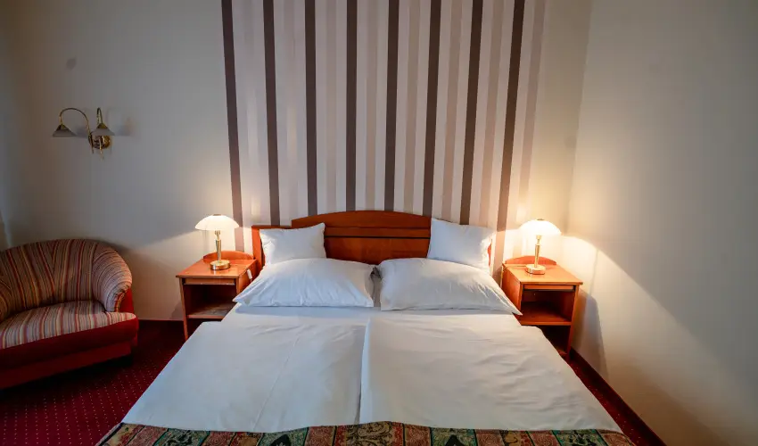 Hotel Erzsbet Hvz - Karcsony - teljes elrefizetssel