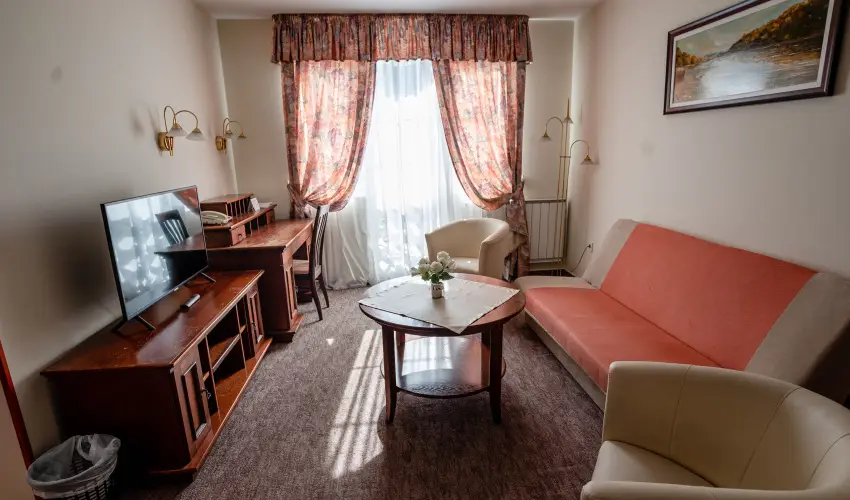 Hotel Erzsbet Hvz - Karcsony - teljes elrefizetssel