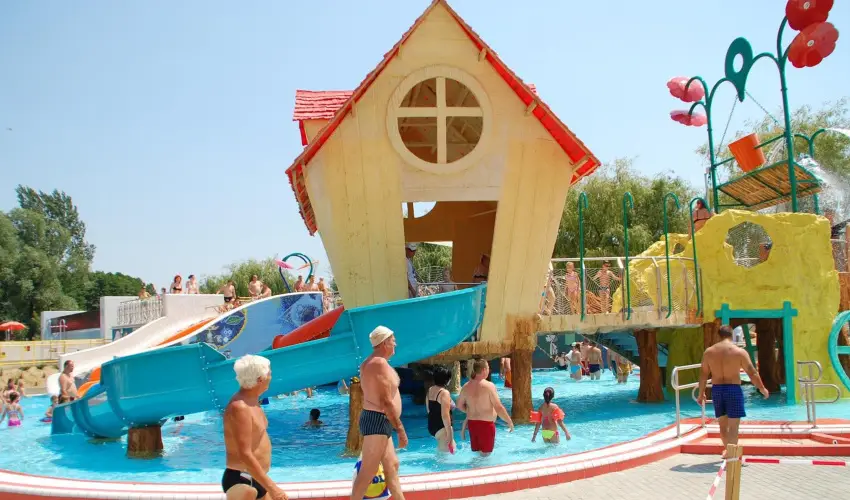 Hotel Forrs Zalakaros Zalakaros - Karcsony s Tli sznet Zalakaroson korltlan belpvel a Zalakarosi Frdbe (min. 2 j)