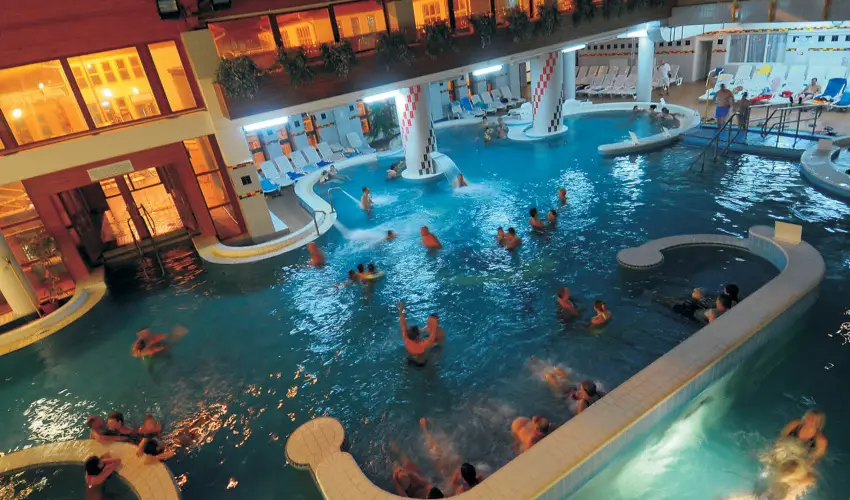 Hotel Forrs Zalakaros Zalakaros - Karcsony s Tli sznet Zalakaroson korltlan belpvel a Zalakarosi Frdbe (min. 2 j)