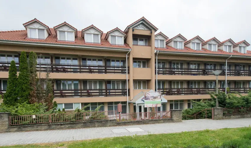 Hotel Forrs Zalakaros Zalakaros - Karcsony s Tli sznet Zalakaroson korltlan belpvel a Zalakarosi Frdbe (min. 2 j)