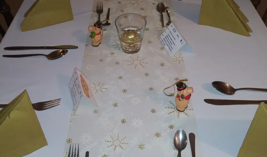 Hajnal Hotel Mez�k�vesd - Kar�csony