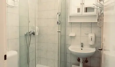 Hajnal Hotel Mez�k�vesd