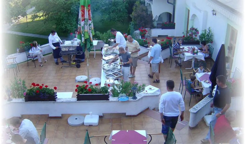 Hasik Hotel D�br�nte - Kar�csony - teljes el�refizet�ssel