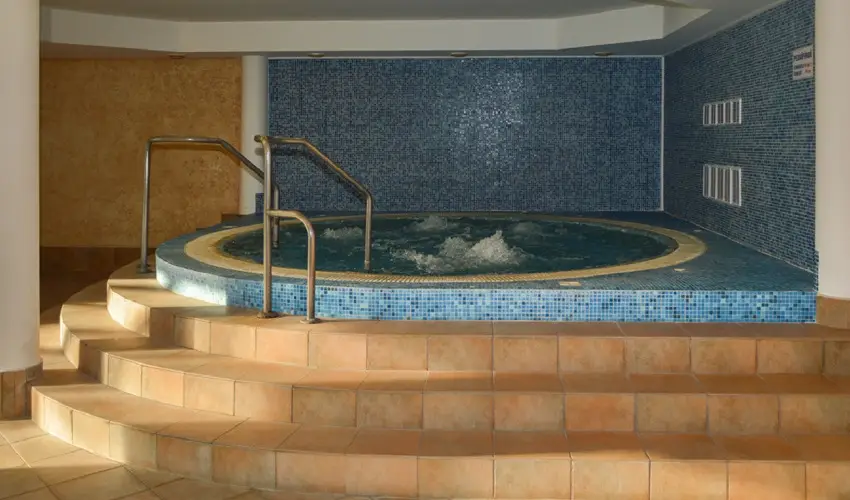 Hasik Hotel D�br�nte - Kar�csony - teljes el�refizet�ssel