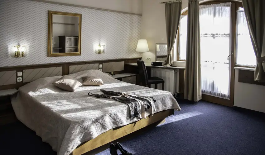 Hasik Hotel D�br�nte - Kar�csony - teljes el�refizet�ssel