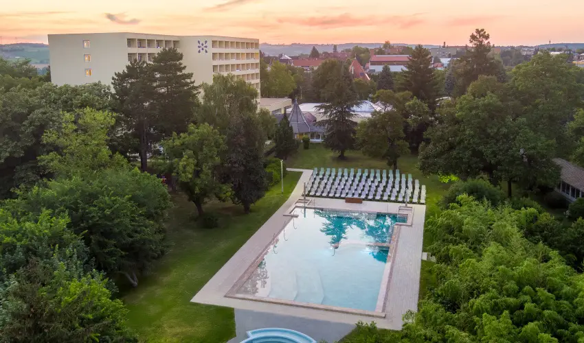 Hunguest Hotel Helios Hvz - Karcsony Hvzen a Heliosban (min. 3 j)