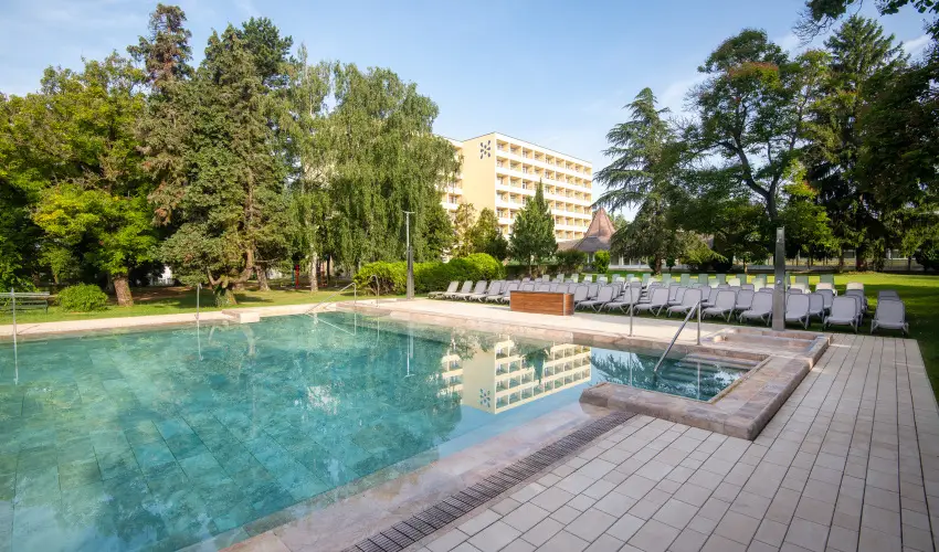 Hunguest Hotel Helios Hvz - Karcsony Hvzen a Heliosban (min. 3 j)