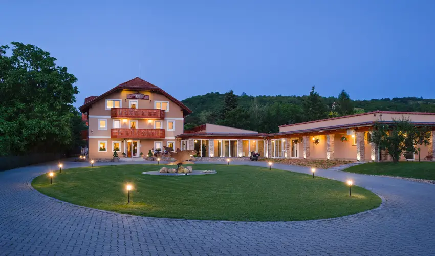 Hotel Honti Wellness s Konferencia Szlloda Visegrd - Karcsony (min. 3 j)