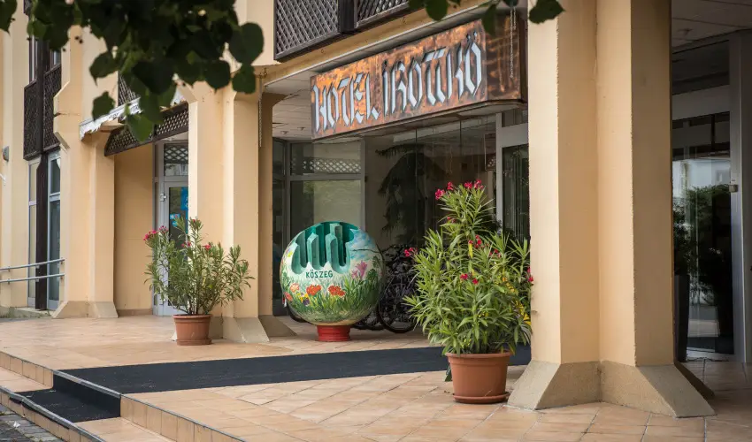 Hotel rottk Kszeg - Meghitt karcsony Kszegen (min. 2 j)