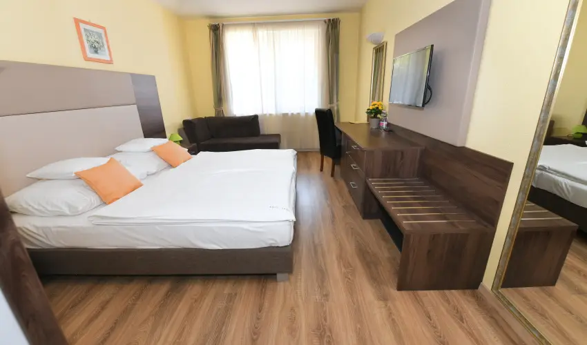 Hotel Jade Veszprm - Karcsony