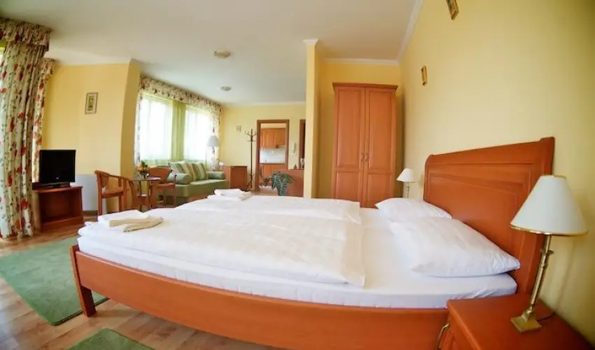 Hotel Jrja Hajdszoboszl - Karcsony