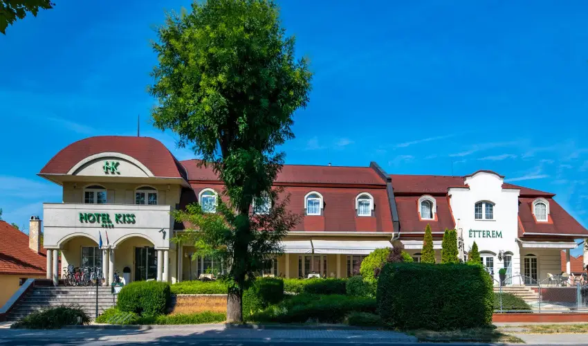 Hotel Kiss Tata - Karcsony
