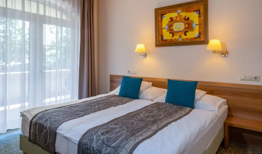 Hotel Kiss Tata - Karcsony