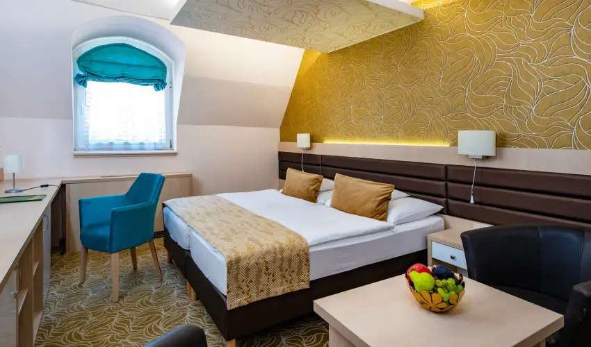 Hotel Kiss Tata - Karcsony