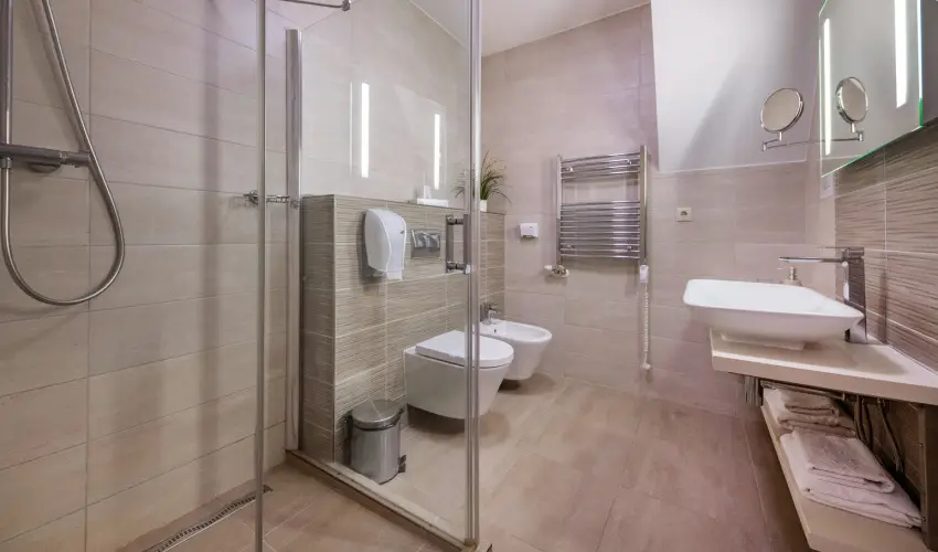 Hotel Kiss Tata - Karcsony